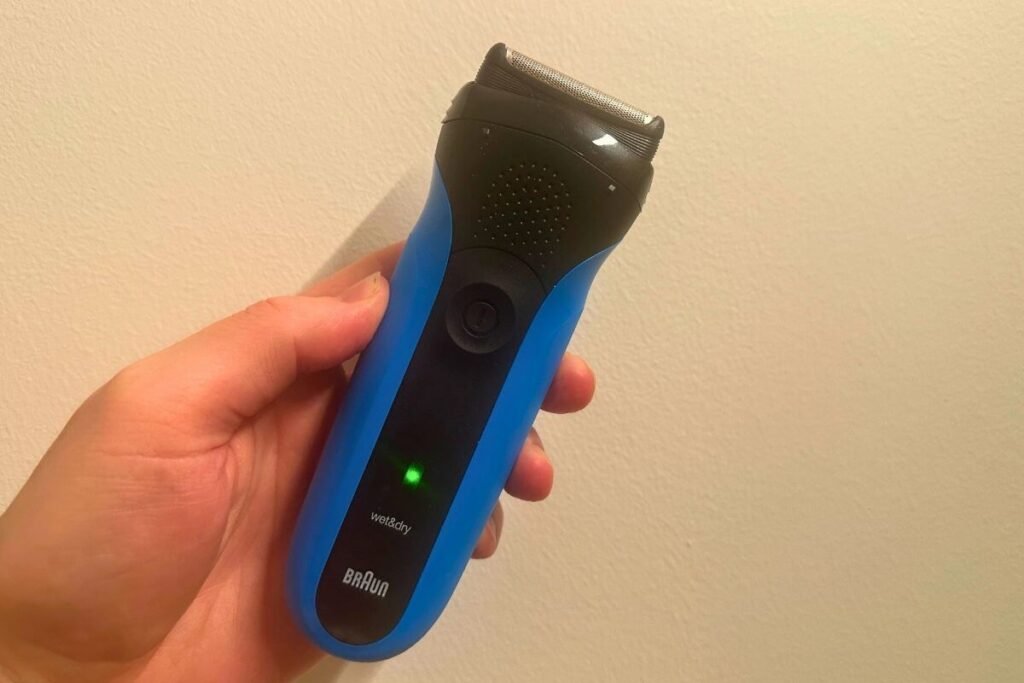 Braun Series 3 being shown as a straight forward no extra gadget budget electric foil shaver