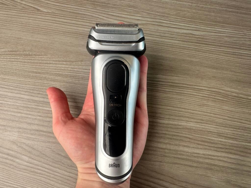 Showing the size of Braun Series 9pro+